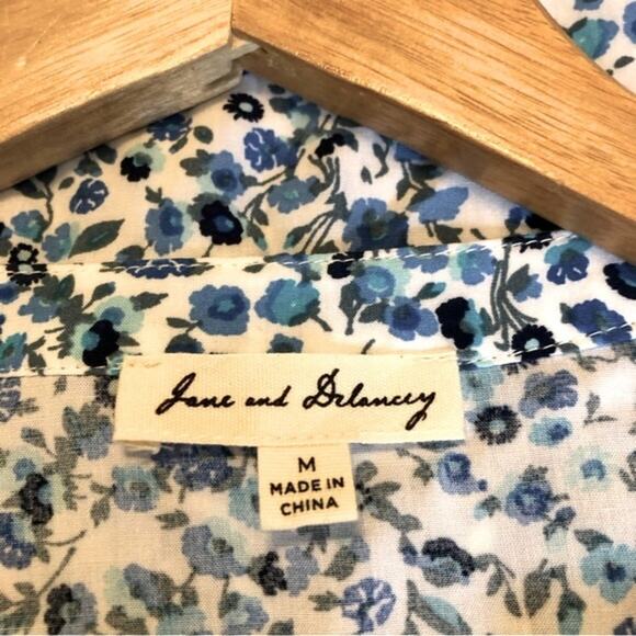 June and Delancey Liberty Floral Peplum Hem Tunic Woman’s Size Medium - Picture 2 of 8